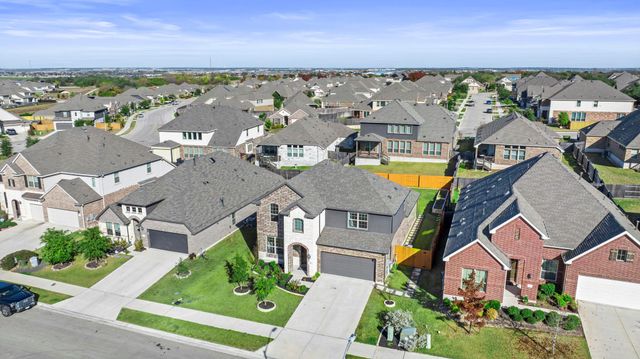520 Landing LN, Leander, TX 78641