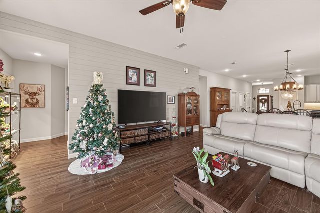 427 Bayberry Landing Way, Crosby, TX 77532