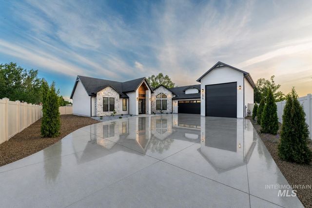 1575 N Watershed Ln, Star, ID 83669