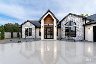 1575 N Watershed Ln, Star, ID 83669