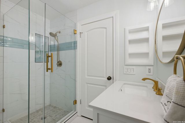 9 VINEYARD DR, San Antonio, TX 78257