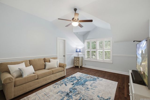 9 VINEYARD DR, San Antonio, TX 78257