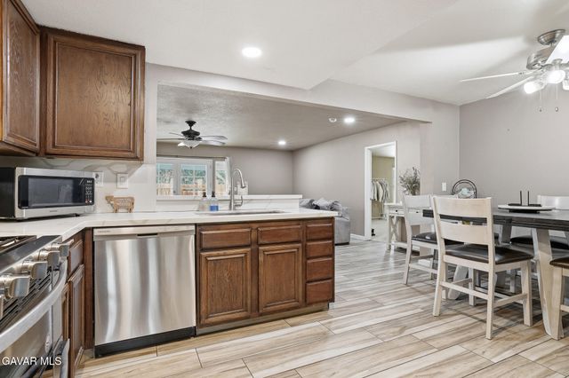 4059 E Avenue Q12, Palmdale, CA 93552