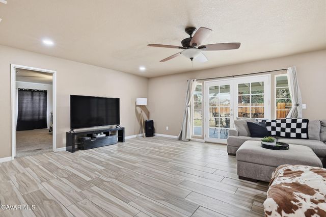 4059 E Avenue Q12, Palmdale, CA 93552