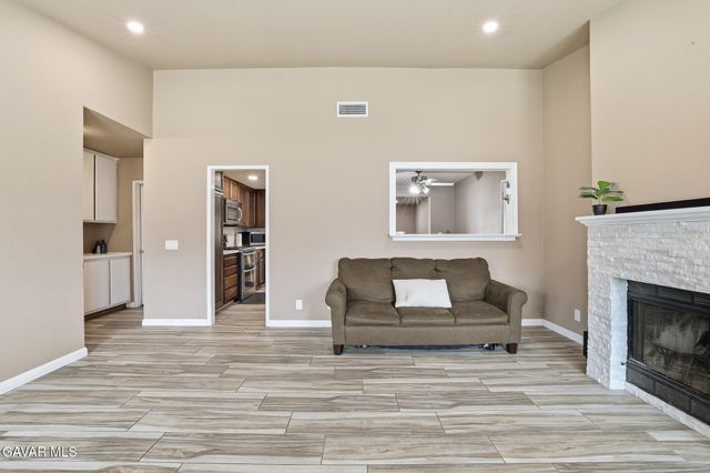 4059 E Avenue Q12, Palmdale, CA 93552