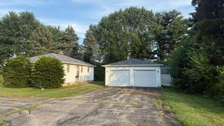 414 E State Rd 2, Valparaiso, IN 46383