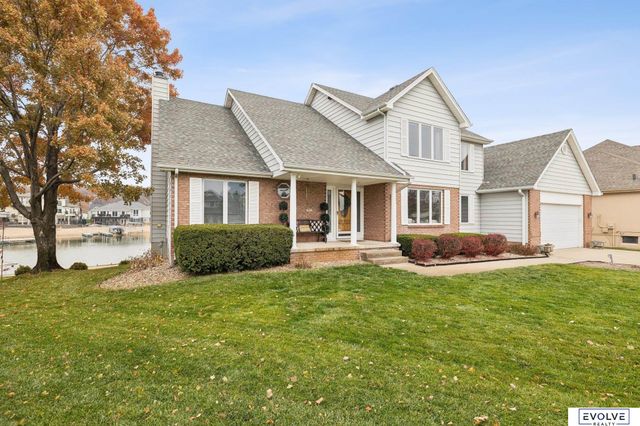 7912 Kona Circle, Papillion, NE 68046