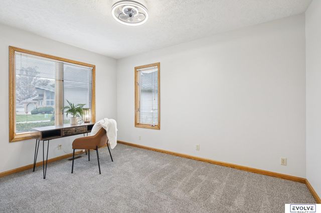 7912 Kona Circle, Papillion, NE 68046