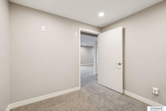 7912 Kona Circle, Papillion, NE 68046