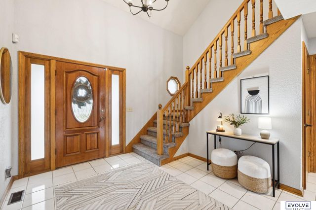 7912 Kona Circle, Papillion, NE 68046