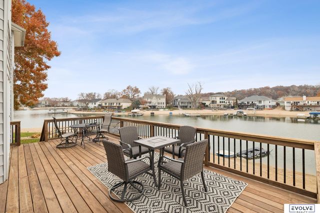 7912 Kona Circle, Papillion, NE 68046