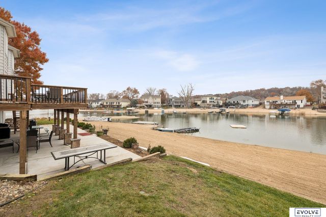 7912 Kona Circle, Papillion, NE 68046