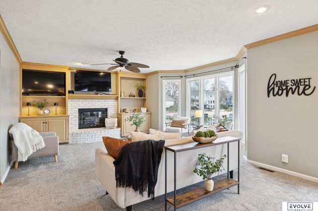 7912 Kona Circle, Papillion, NE 68046