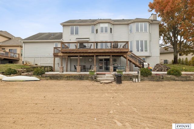 7912 Kona Circle, Papillion, NE 68046