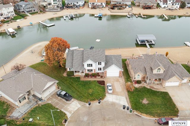 7912 Kona Circle, Papillion, NE 68046