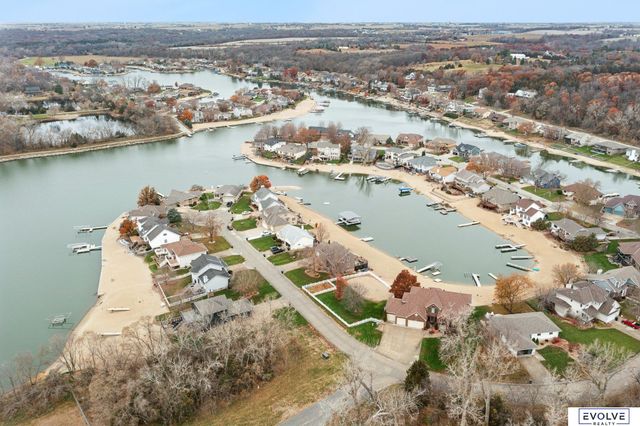 7912 Kona Circle, Papillion, NE 68046