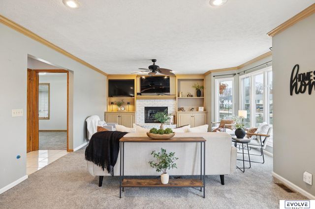 7912 Kona Circle, Papillion, NE 68046