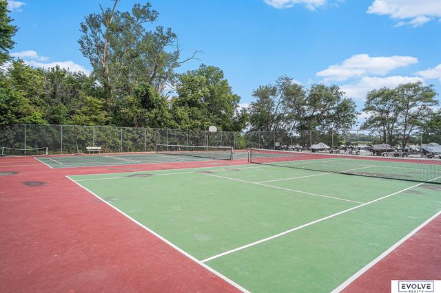 7912 Kona Circle, Papillion, NE 68046