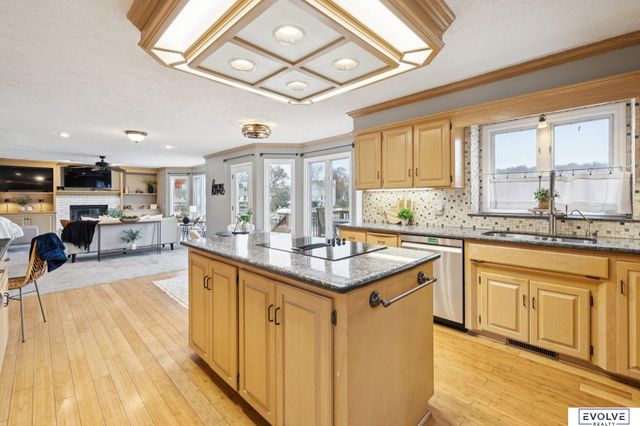 7912 Kona Circle, Papillion, NE 68046