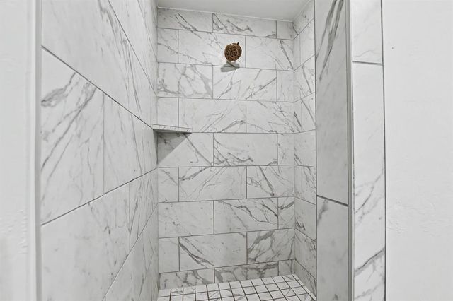 16213 Villa Valeria Way, Edmond, OK 73013