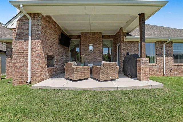16213 Villa Valeria Way, Edmond, OK 73013