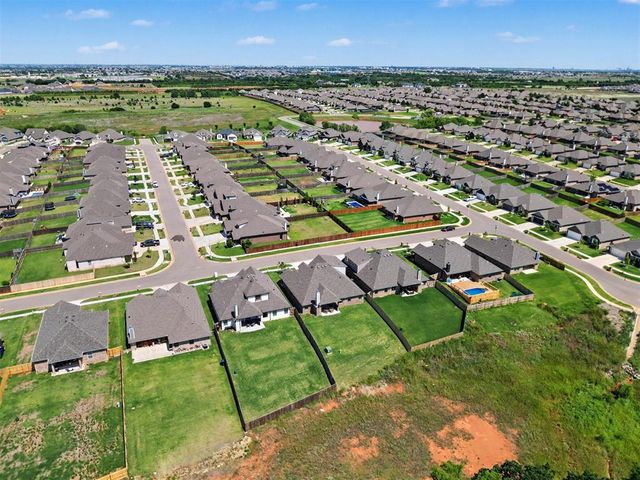 16213 Villa Valeria Way, Edmond, OK 73013