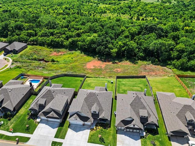 16213 Villa Valeria Way, Edmond, OK 73013