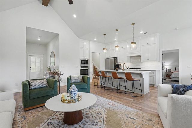 16213 Villa Valeria Way, Edmond, OK 73013