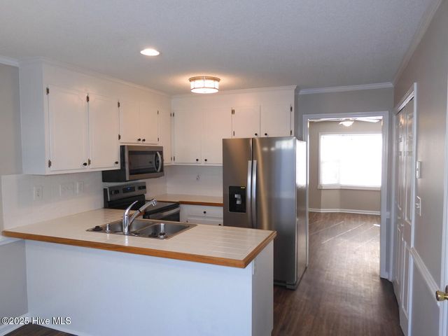 3906 Sterling Pointe Drive Z4, Winterville, NC 28590