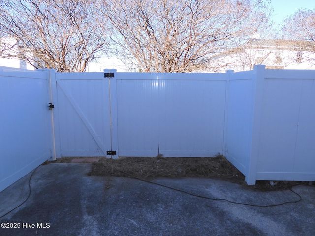 3906 Sterling Pointe Drive Z4, Winterville, NC 28590