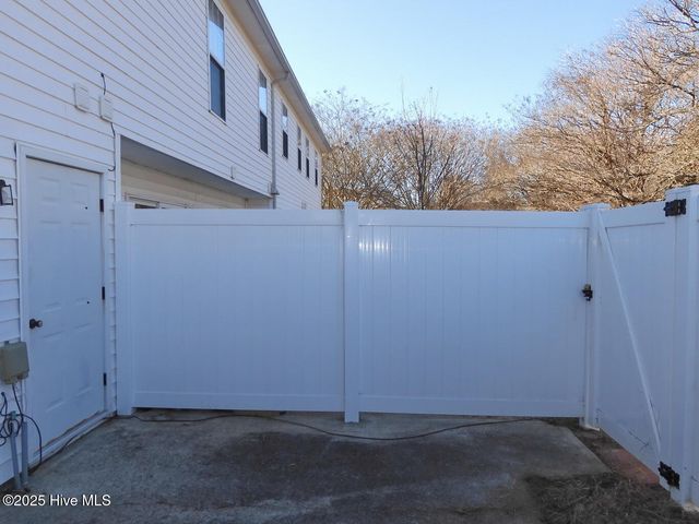 3906 Sterling Pointe Drive Z4, Winterville, NC 28590