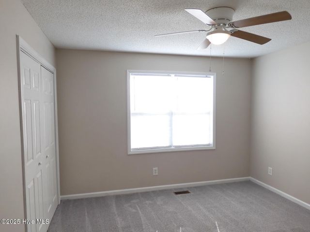 3906 Sterling Pointe Drive Z4, Winterville, NC 28590