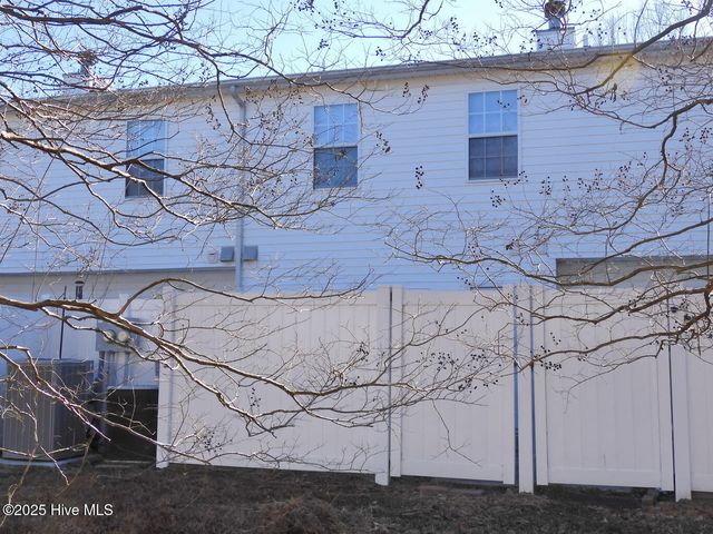 3906 Sterling Pointe Drive Z4, Winterville, NC 28590