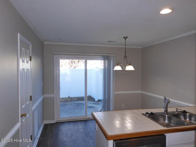 3906 Sterling Pointe Drive Z4, Winterville, NC 28590