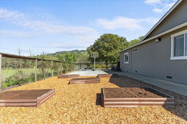 4818 Bennett Valley Rd, Santa Rosa, CA 95404