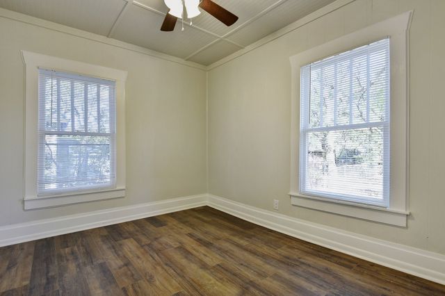 1115 S Rusk Avenue, Denison, TX 75020