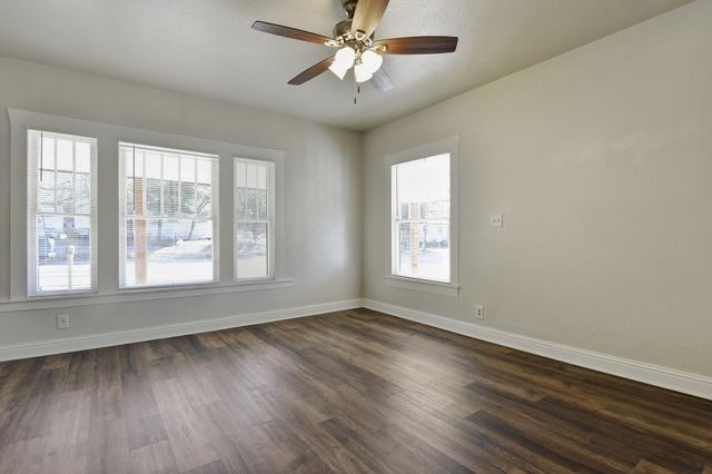 1115 S Rusk Avenue, Denison, TX 75020