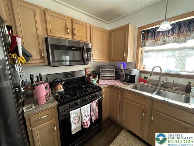 352 Parker Trail, Penn Forest Twp, PA 18210