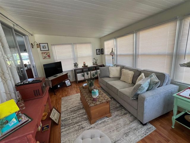 18 SABAL PALM DRIVE, Largo, FL 33770
