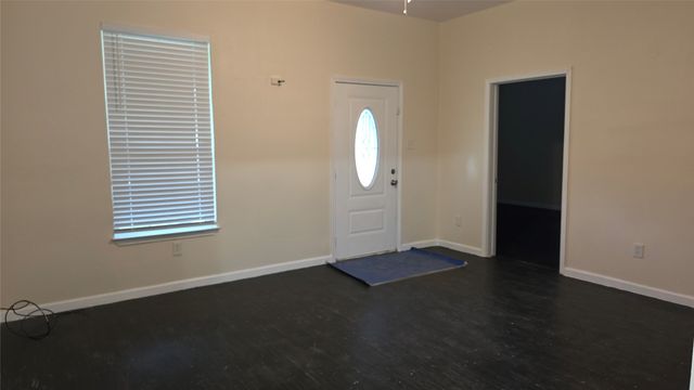 608 W 6th Street, Bonham, TX 75418