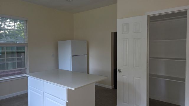 608 W 6th Street, Bonham, TX 75418