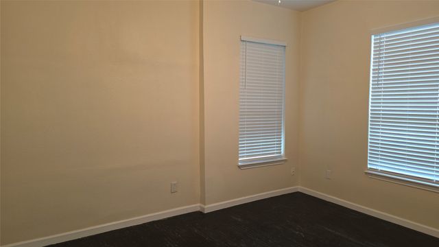 608 W 6th Street, Bonham, TX 75418