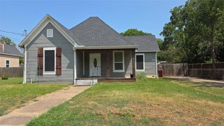 608 W 6th Street, Bonham, TX 75418