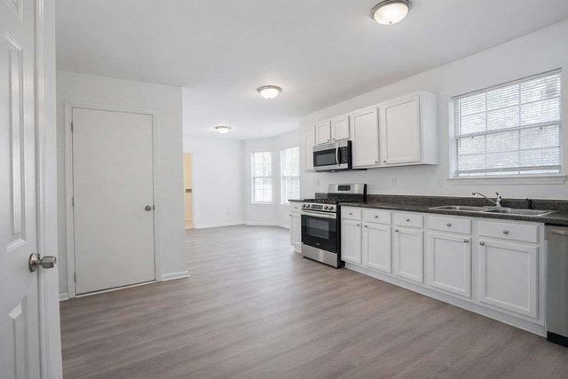 3888 English Valley Drive, Ellenwood, GA 30294