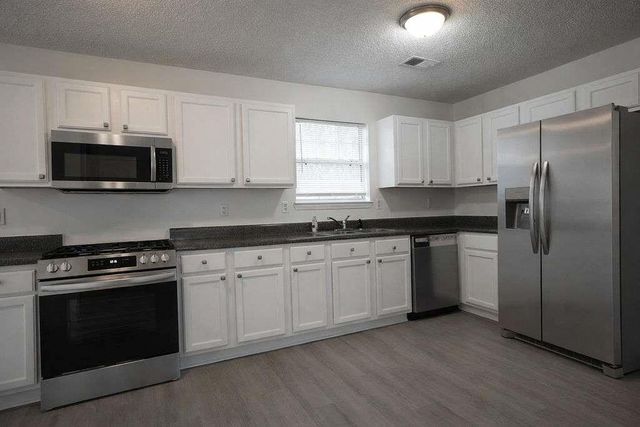 3888 English Valley Drive, Ellenwood, GA 30294