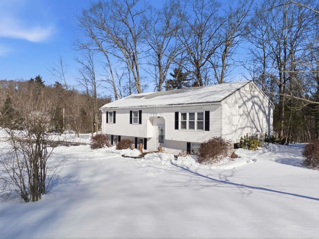 15 Joanne Drive, Hooksett, NH 03106