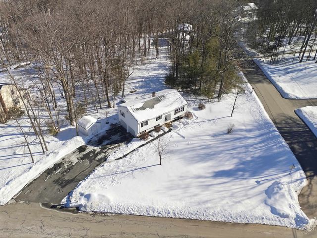 15 Joanne Drive, Hooksett, NH 03106