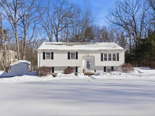 15 Joanne Drive, Hooksett, NH 03106