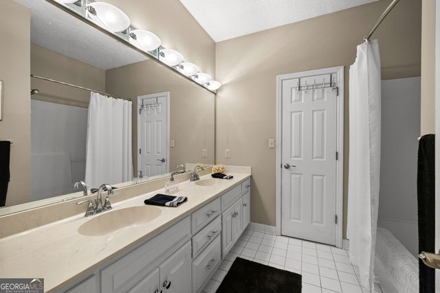 216 Ashford Circle, Lagrange, GA 30240
