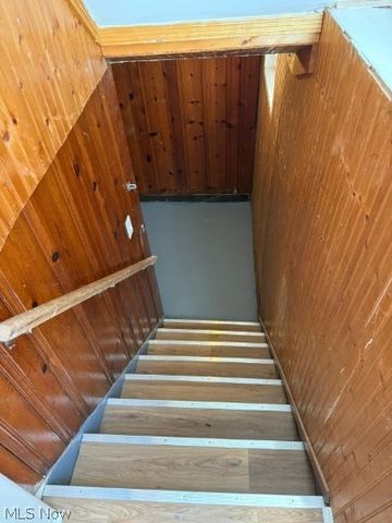 1336 Thoreau Road, Lakewood, OH 44107